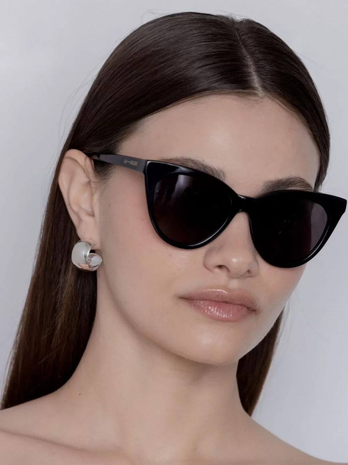 Lu Goldie Sunglasses | Isabella - Black